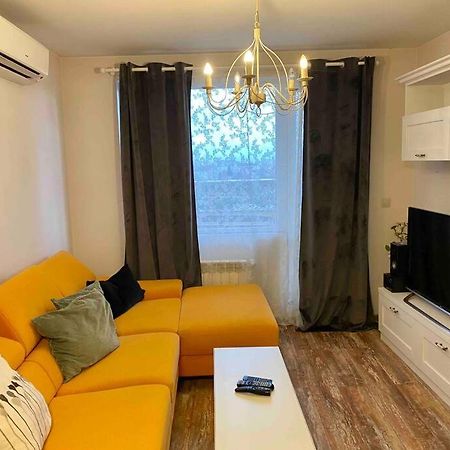 Stylish Magenta Apartment - Terrace & Free Parking Sofia Exterior photo